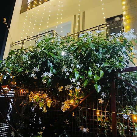 Atulyam Stays Sushant Golf City ลัคเนา ภายนอก รูปภาพ