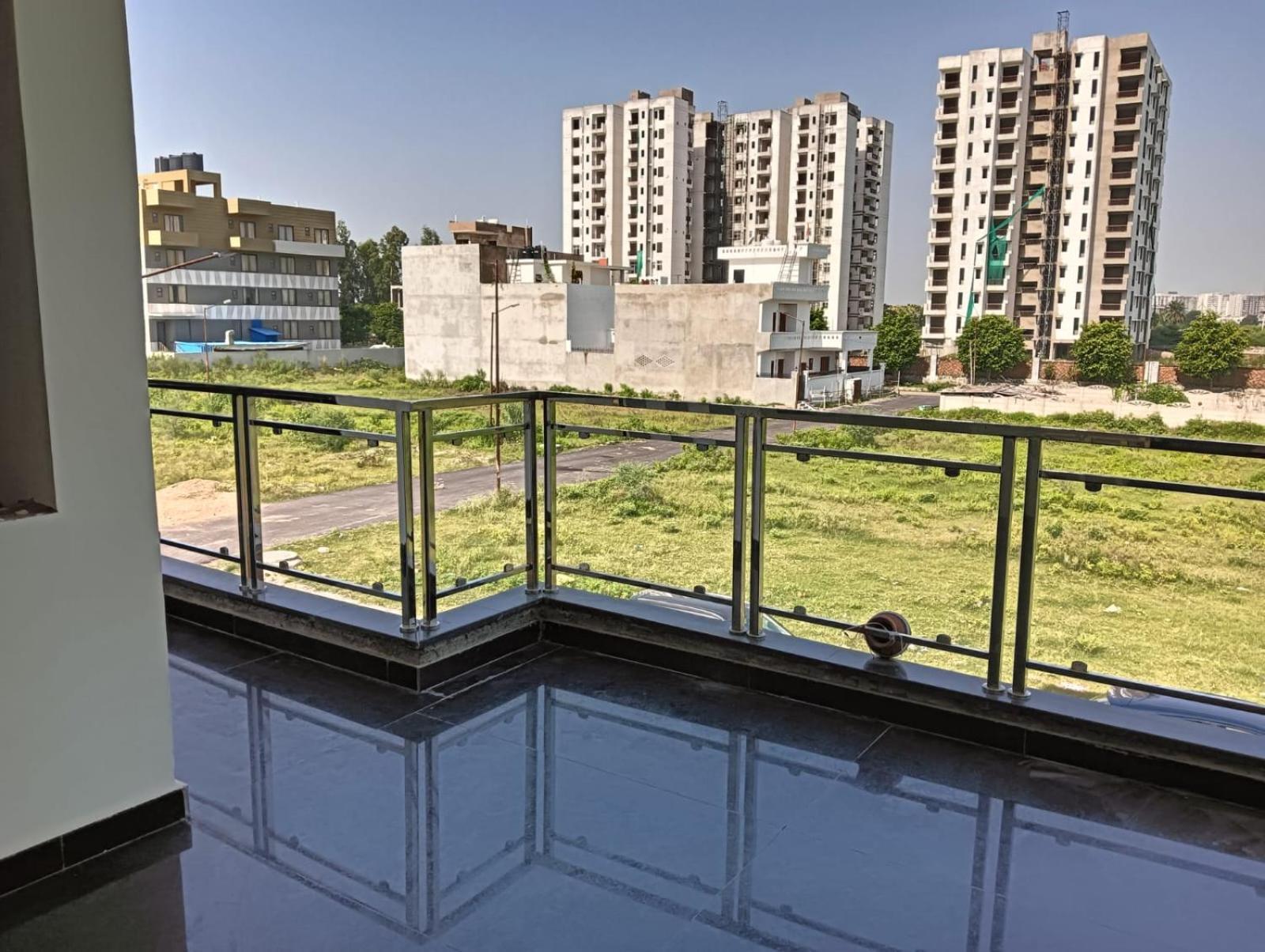 Atulyam Stays Sushant Golf City ลัคเนา ภายนอก รูปภาพ