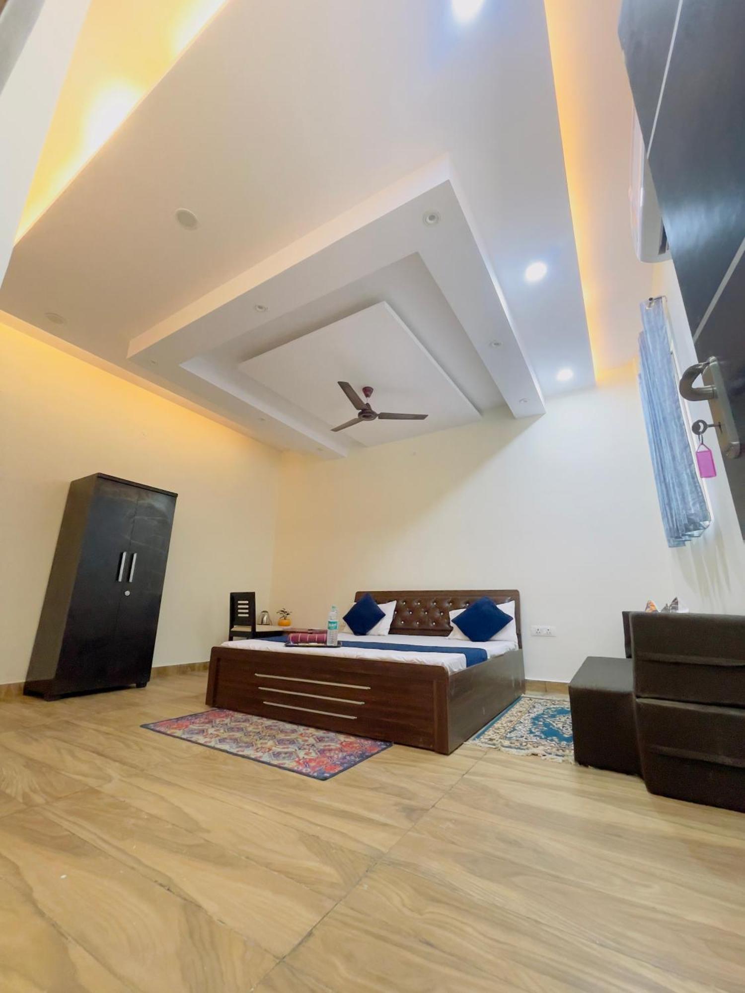 Atulyam Stays Sushant Golf City ลัคเนา ภายนอก รูปภาพ
